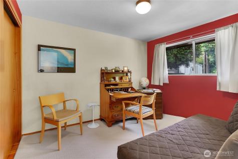 438 Comstock Place Seattle WA 98109