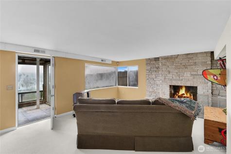 438 Comstock Place Seattle WA 98109