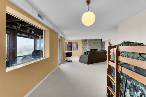 438 Comstock Place Seattle WA 98109