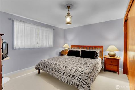 438 Comstock Place Seattle WA 98109