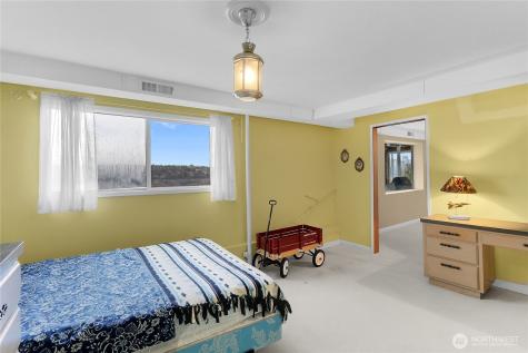 438 Comstock Place Seattle WA 98109