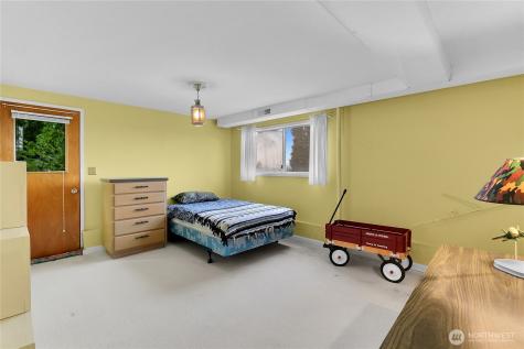 438 Comstock Place Seattle WA 98109