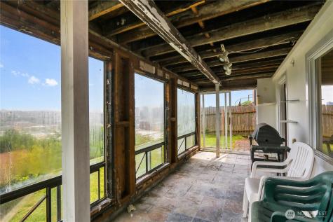 438 Comstock Place Seattle WA 98109