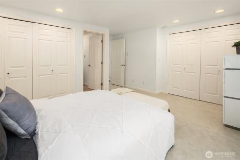 379 100th Avenue NE Bellevue WA 98004