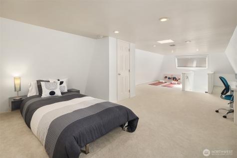 379 100th Avenue NE Bellevue WA 98004