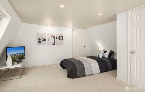 379 100th Avenue NE Bellevue WA 98004