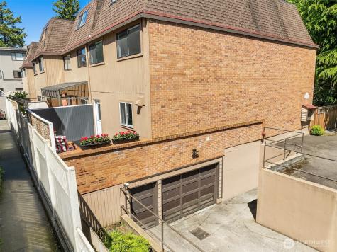 379 100th Avenue NE Bellevue WA 98004