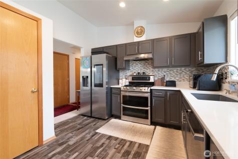 810 84th Drive NE Lake Stevens WA 98258