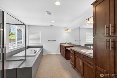 4932 S 322nd Street Auburn WA 98001