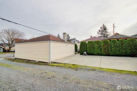 1102 17th Street Anacortes WA 98221