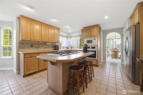1705 26th Street Place SW Puyallup WA 98371