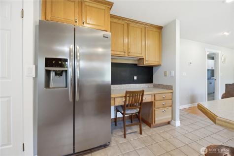 1705 26th Street Place SW Puyallup WA 98371