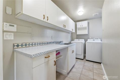 1705 26th Street Place SW Puyallup WA 98371