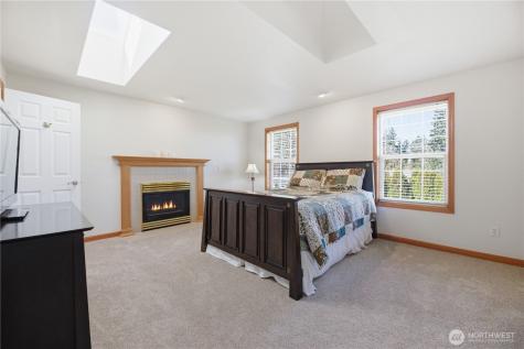 1705 26th Street Place SW Puyallup WA 98371