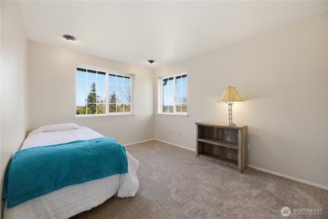 1705 26th Street Place SW Puyallup WA 98371