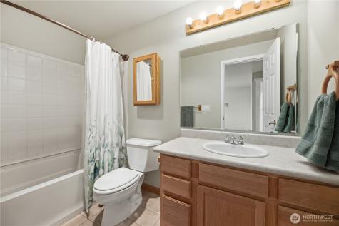 1705 26th Street Place SW Puyallup WA 98371
