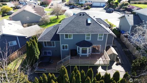 1705 26th Street Place SW Puyallup WA 98371