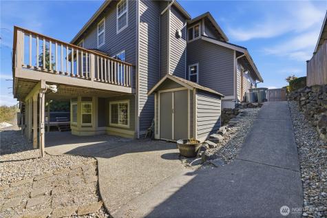 1705 26th Street Place SW Puyallup WA 98371
