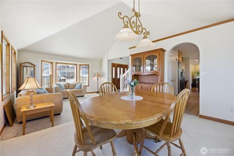 1705 26th Street Place SW Puyallup WA 98371