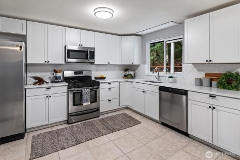 1447 20th Avenue SW Puyallup WA 98371