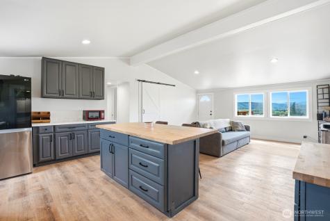671 Hull Road Selah WA 98942