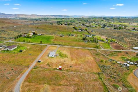 671 Hull Road Selah WA 98942
