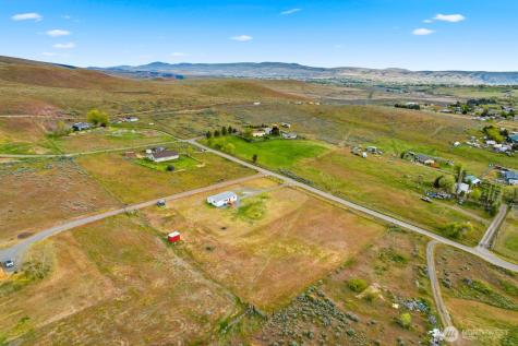 671 Hull Road Selah WA 98942