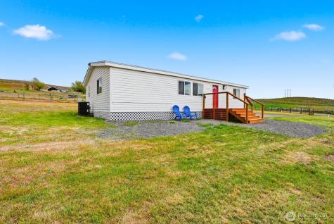 671 Hull Road Selah WA 98942