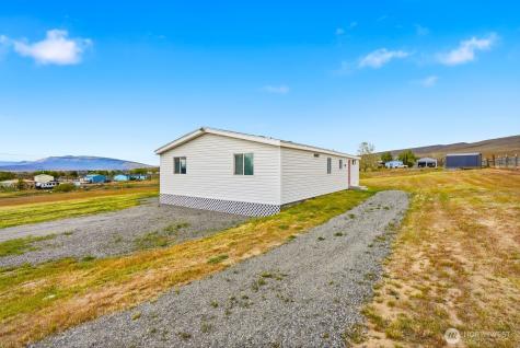 671 Hull Road Selah WA 98942