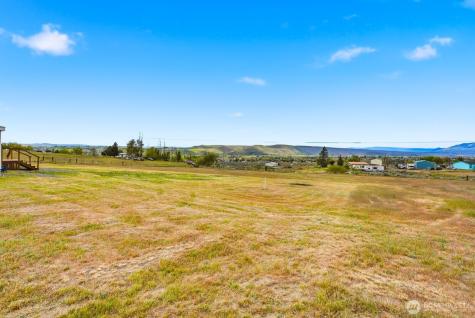 671 Hull Road Selah WA 98942