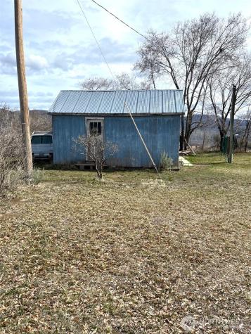 50 Cherokee Road Omak WA 98841