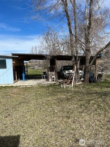 50 Cherokee Road Omak WA 98841
