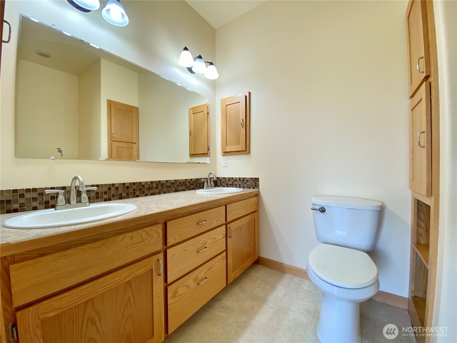 8021 Vialago Parkway Zillah WA 98953