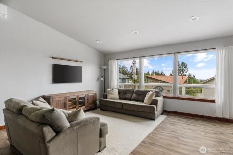 1070 Halsey Drive Coupeville WA 98239