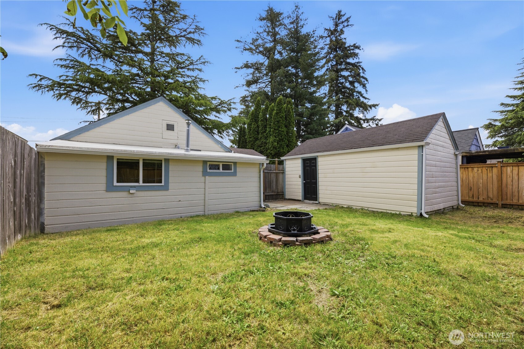 108 8th Street NW Puyallup WA 98371