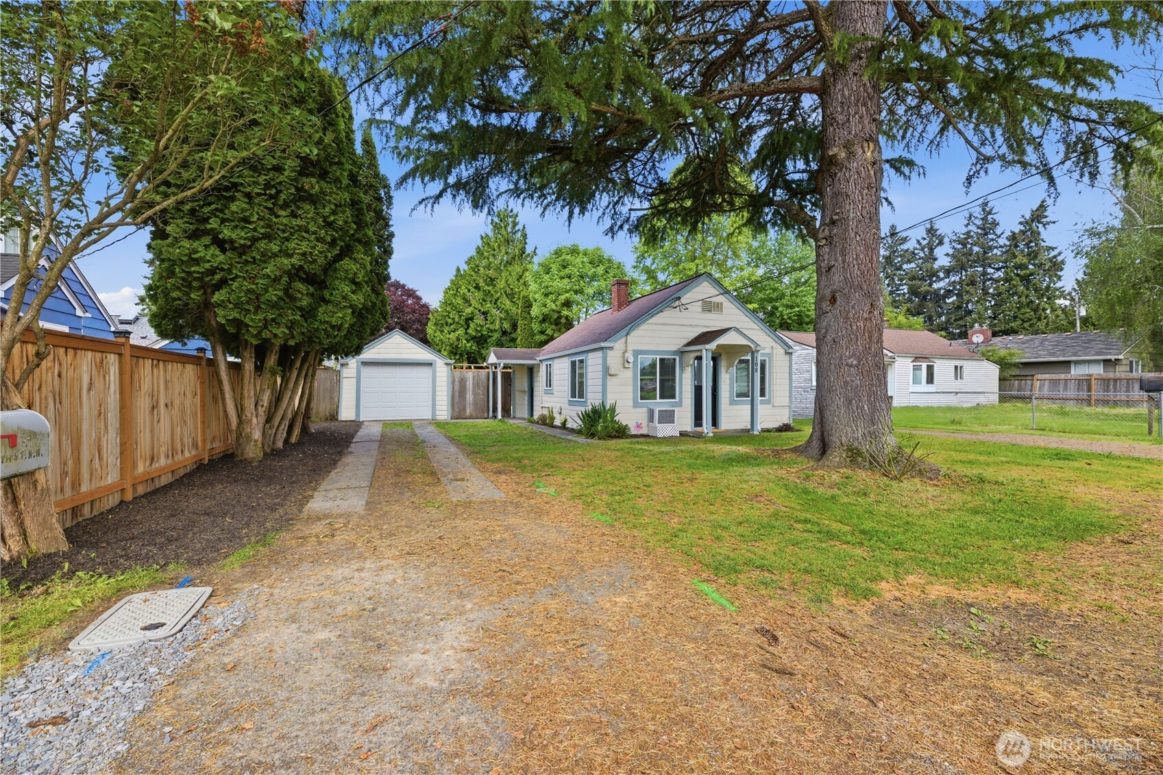 108 8th Street NW Puyallup WA 98371
