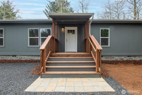 799 Edgewood Avenue NE Ocean Shores WA 98569