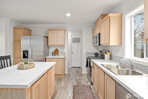 799 Edgewood Avenue NE Ocean Shores WA 98569