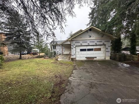 709 15th Avenue SE Puyallup WA 98372