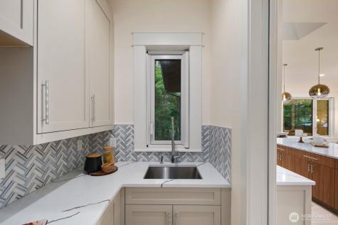 1322 165th Avenue NE Bellevue WA 98008