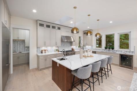 1322 165th Avenue NE Bellevue WA 98008