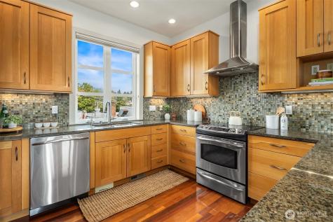3215 W Lynn Street Seattle WA 98199