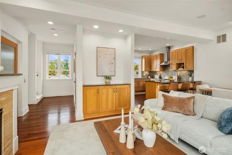 3215 W Lynn Street Seattle WA 98199