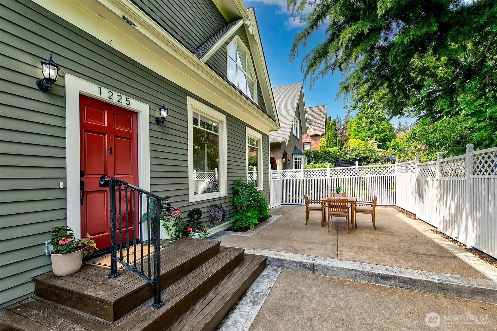 1225 9th Avenue W Seattle WA 98119