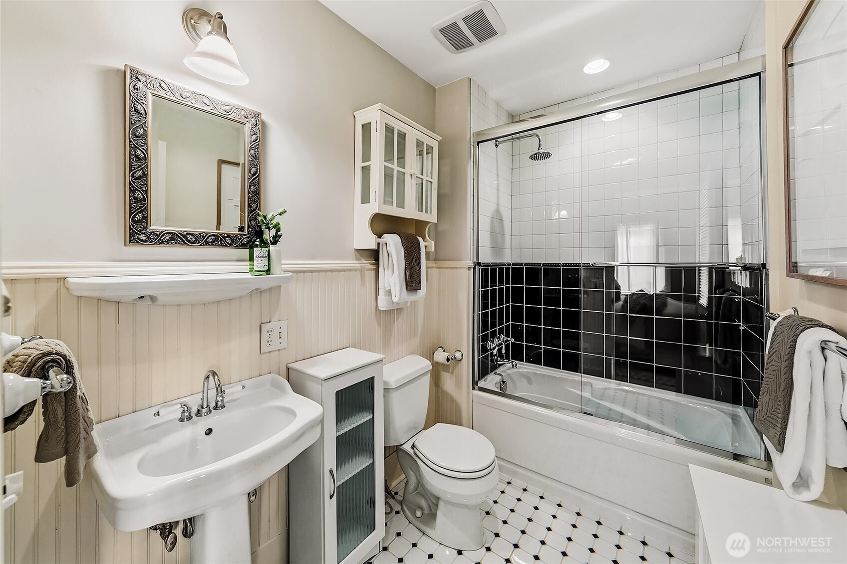 1225 9th Avenue W Seattle WA 98119