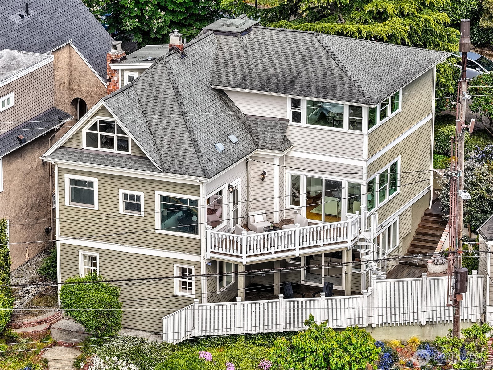 1225 9th Avenue W Seattle WA 98119