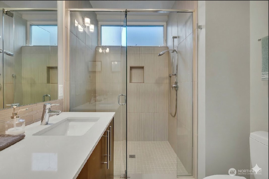 3639 13th Avenue W Seattle WA 98119