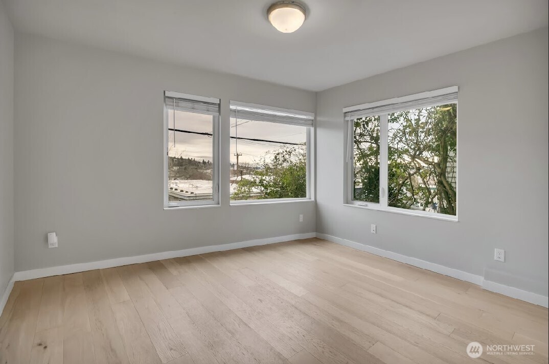 3639 13th Avenue W Seattle WA 98119
