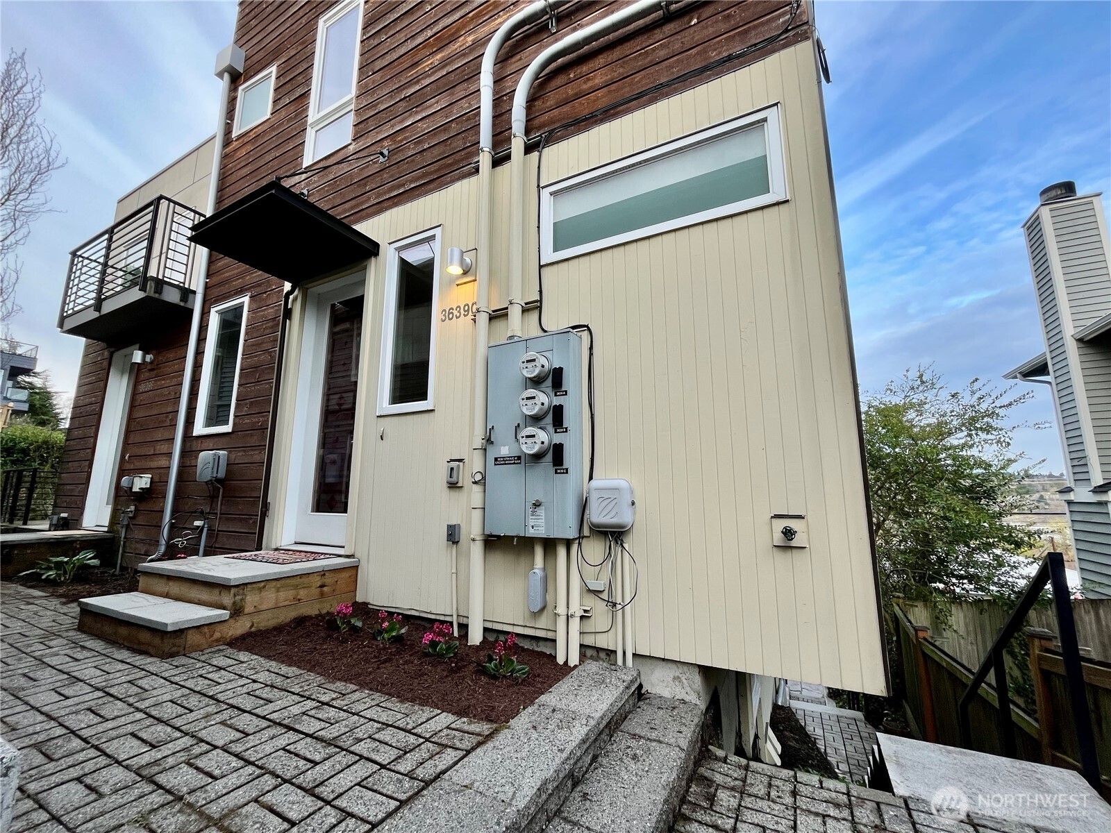 3639 13th Avenue W Seattle WA 98119