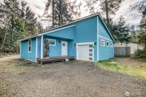 616 Sunset Avenue NE Ocean Shores WA 98569
